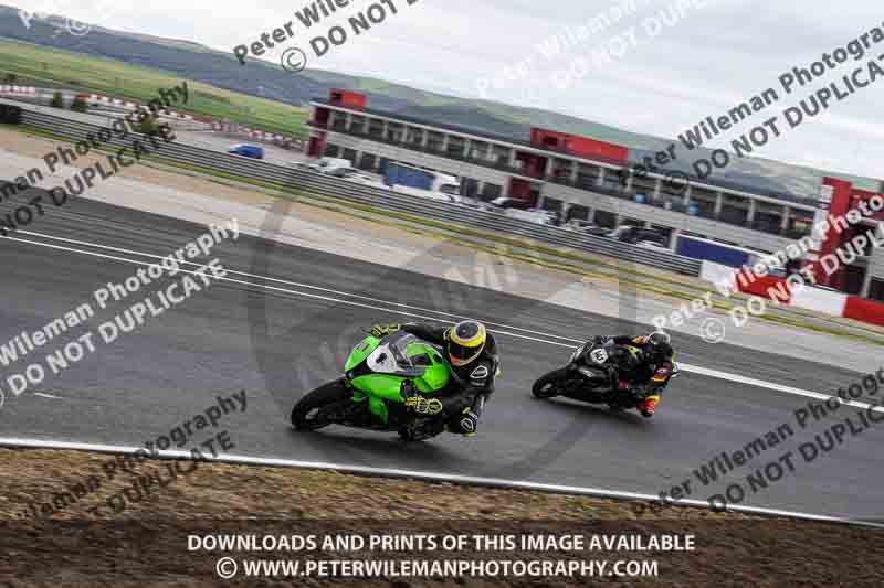 cadwell no limits trackday;cadwell park;cadwell park photographs;cadwell trackday photographs;enduro digital images;event digital images;eventdigitalimages;navarra;no limits trackdays;peter wileman photography;racing digital images;trackday digital images;trackday photos